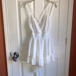 Saints + Secrets Skinny Strap Sleeveless Romper Playsuit White sz Small